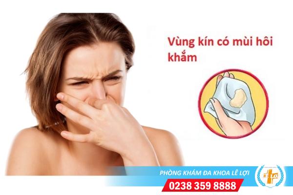 Nguyên nhân khiến cô bé có mùi hôi khó chịu